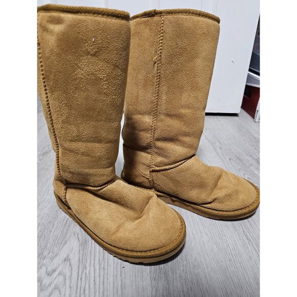 Womens UGG AUSTRALIA 218507 chestnut sheepskin tall comfy winter boots sz 6 - Picture 2 of 7